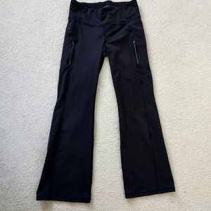 Flare yoga pants from Athlets